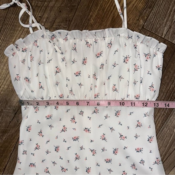 SOLD 💕Lulu’s Be A Wildflower Tie Strap Floral Mini Dress - Picture 15 of 16